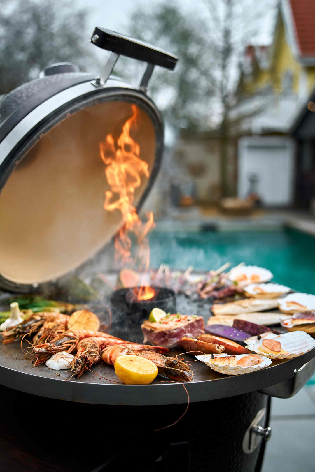 Kamado "Avantgard", Keramikgrill, B 135 cm x H 129 cm, 165 kg, 52 cm Grillrost, inkl. Fahrgestell & Seitentische