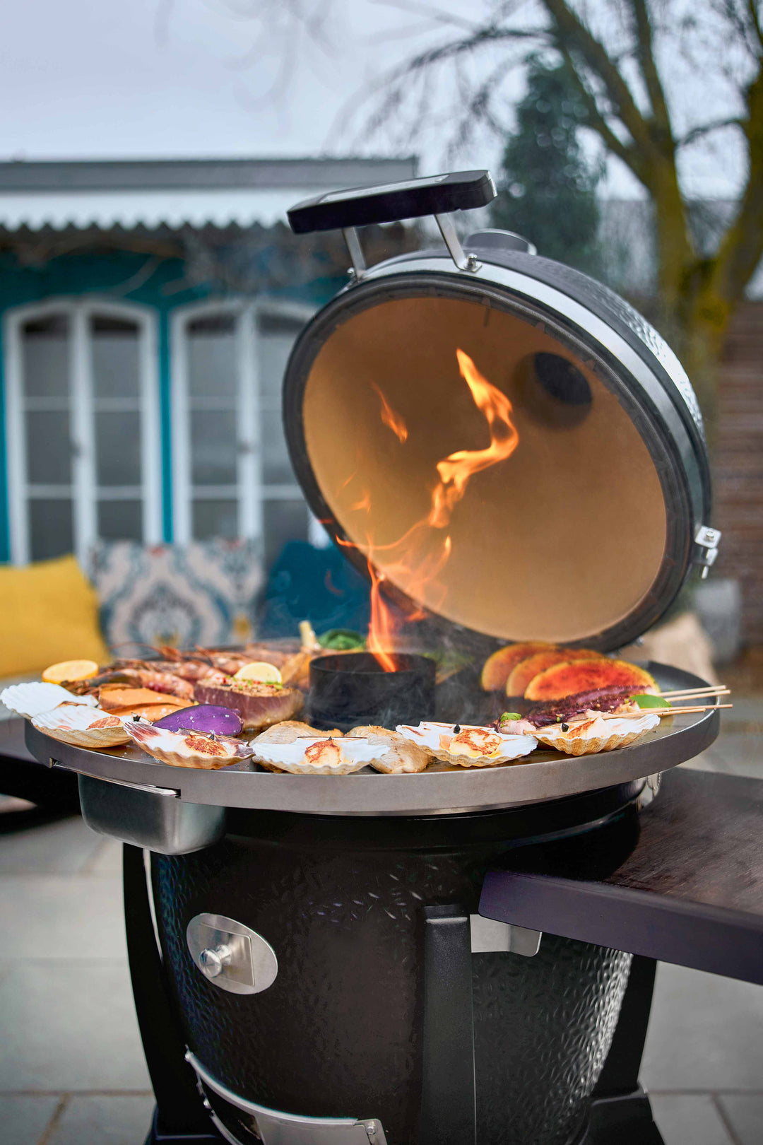 Kamado "Avantgard", Keramikgrill, B 135 cm x H 129 cm, 165 kg, 52 cm Grillrost, inkl. Fahrgestell & Seitentische